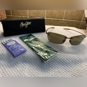 Brand new, never worn Maui Jim Polarized Lighthouse Men’s sunglasses.